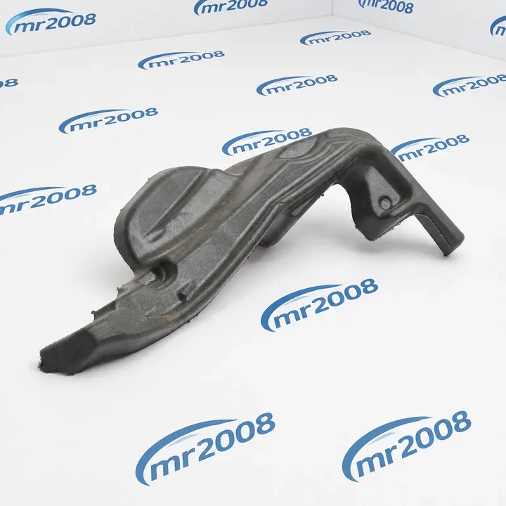 لاستیک روی گلگیر پژو 2008